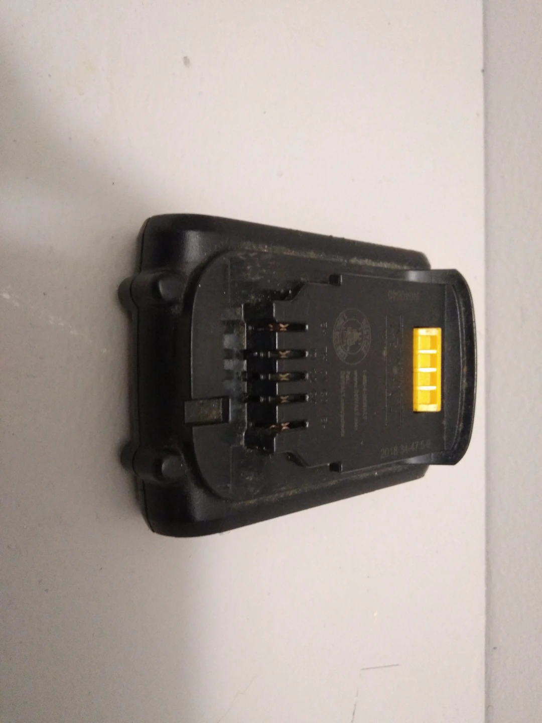 Dewalt 20V battery! - photo 2