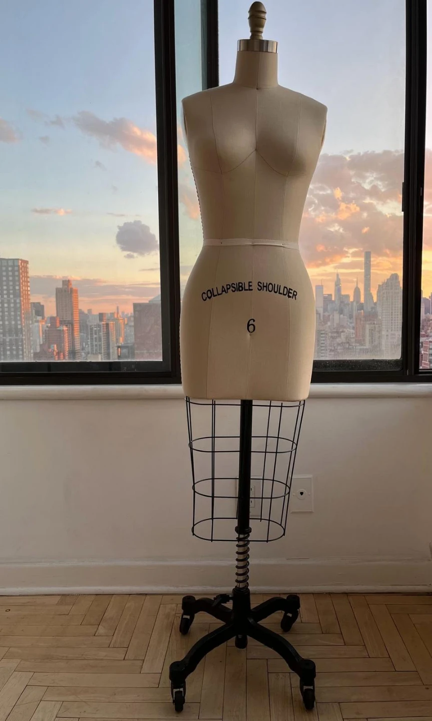 Dress Form Mannequin - Size 6
