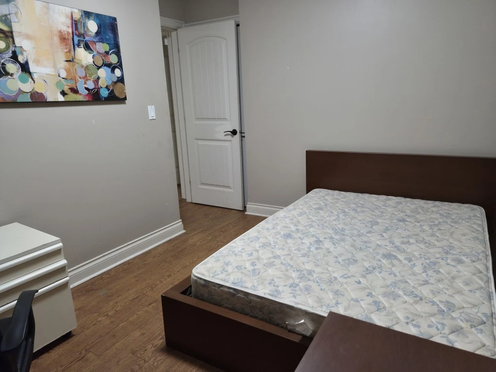 2 bedroom basement rent 1200 dollars. - photo 2
