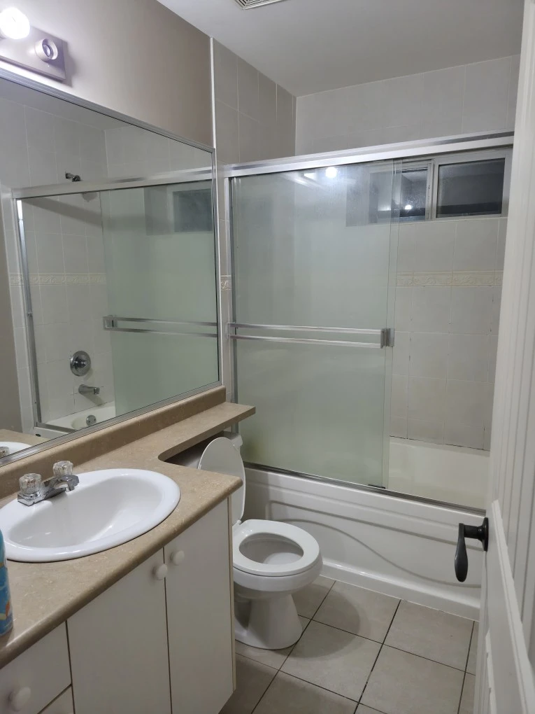 2 bedroom basement rent 1200 dollars. - photo 3