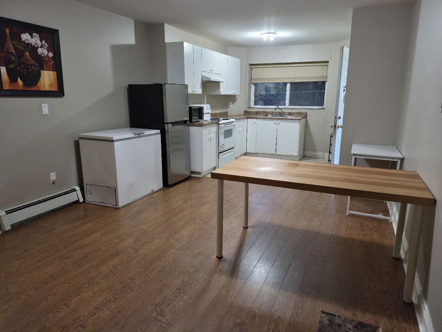 2 bedroom basement rent 1200 dollars. - photo 5