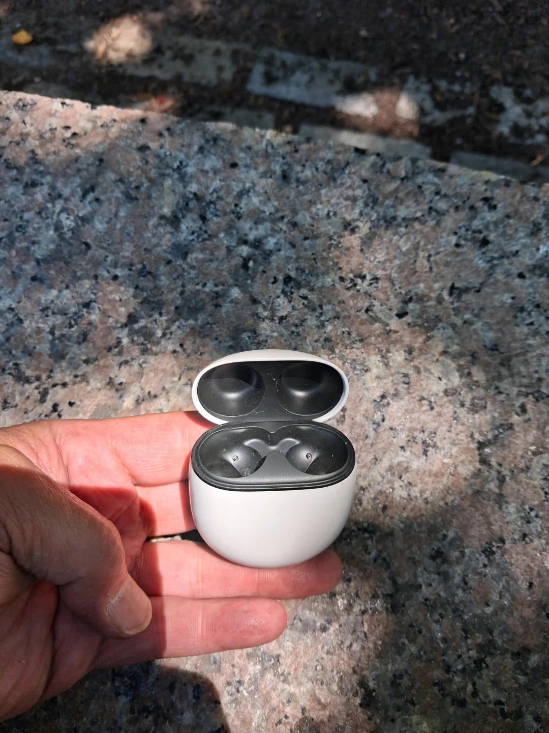 Google Pixle buds A-Series Charging Case - photo 2
