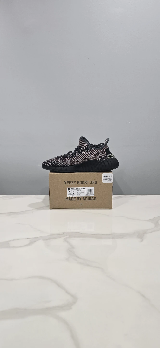 Adidas Yeezy 350 V2 Yecheil Non-Reflective size 9.5 - photo 3