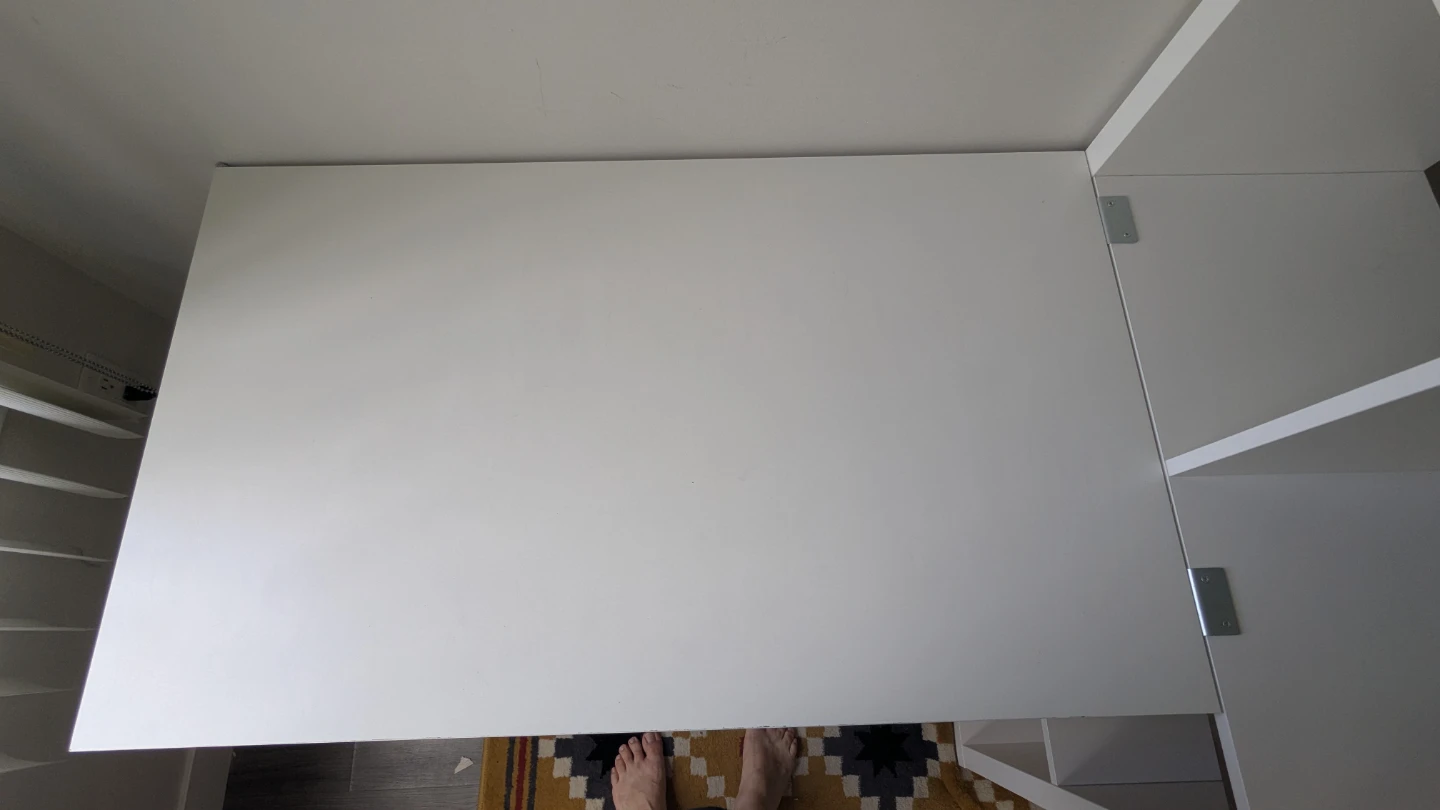 White desk with shelves - photo 3
