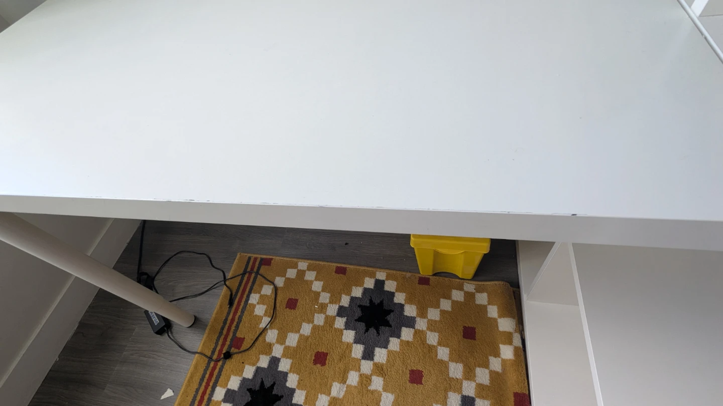 White desk with shelves - photo 4