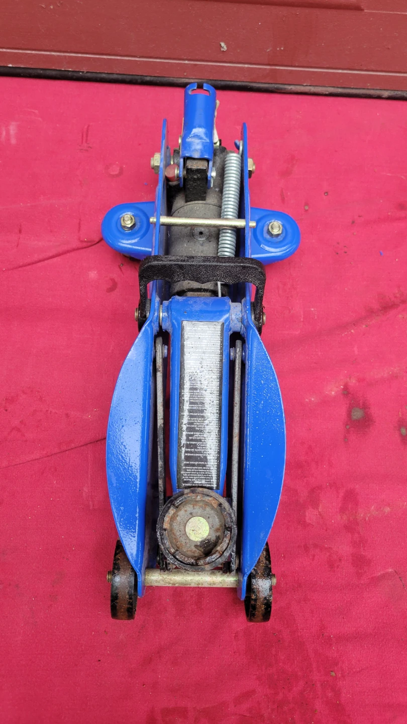 2 Ton Floor Jack new - photo 3