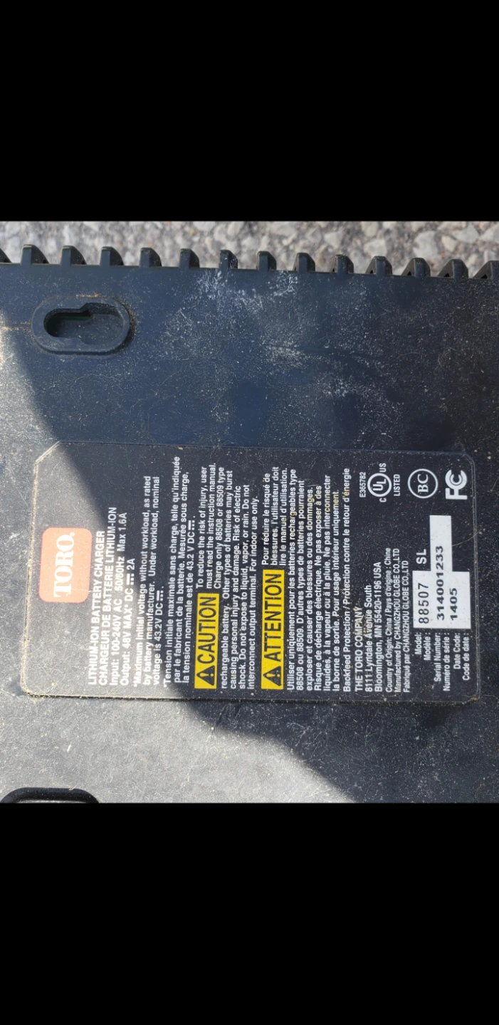 Toro 40V Lithium-Ion Battery Charger - photo 2