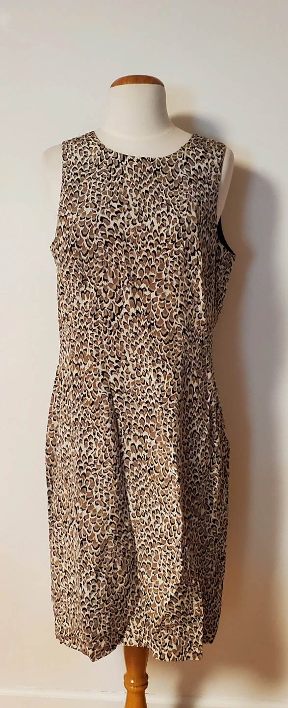 Sleeveless Leopard Print Dress with Keyhole Back