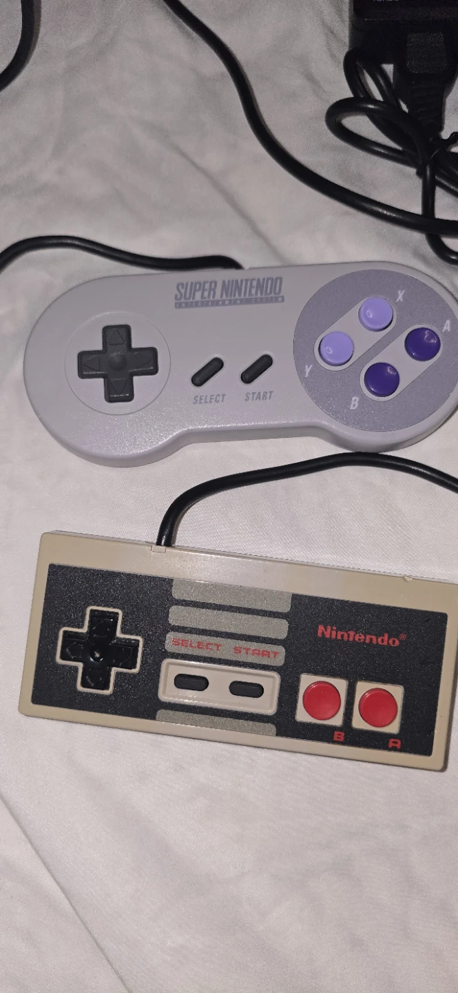 NES & SNES controllers & pc adapter