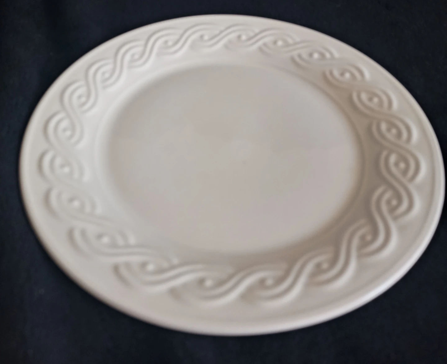 White Plates & Bowls⚽