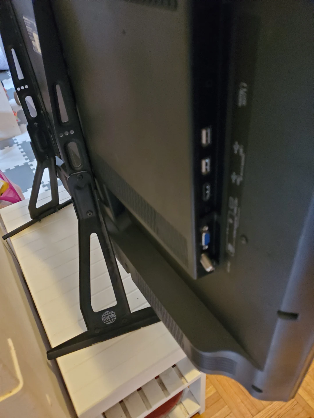 40" LCD 1080p TV + CHROMECAST - photo 5