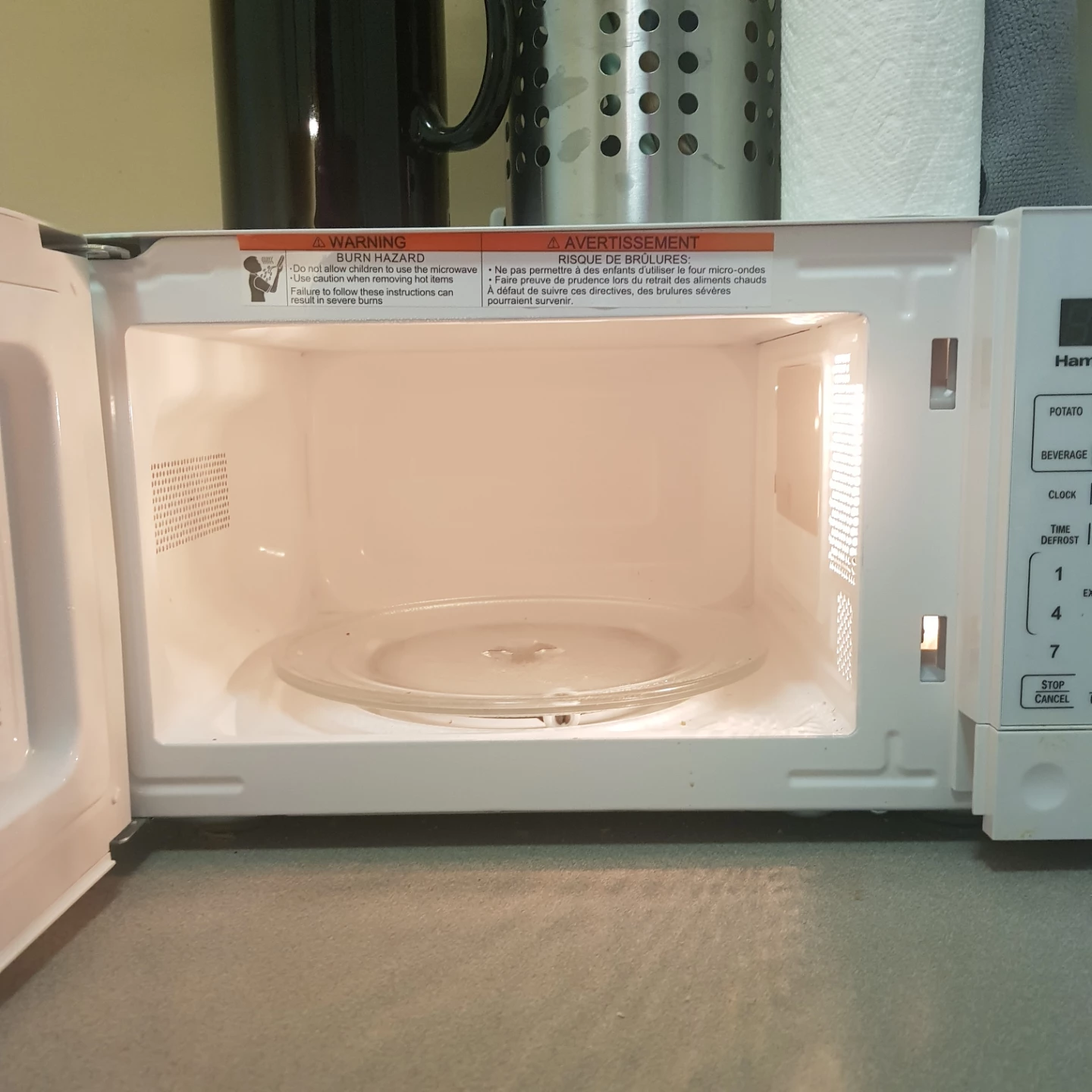 Hamilton Beach Microwave - photo 2