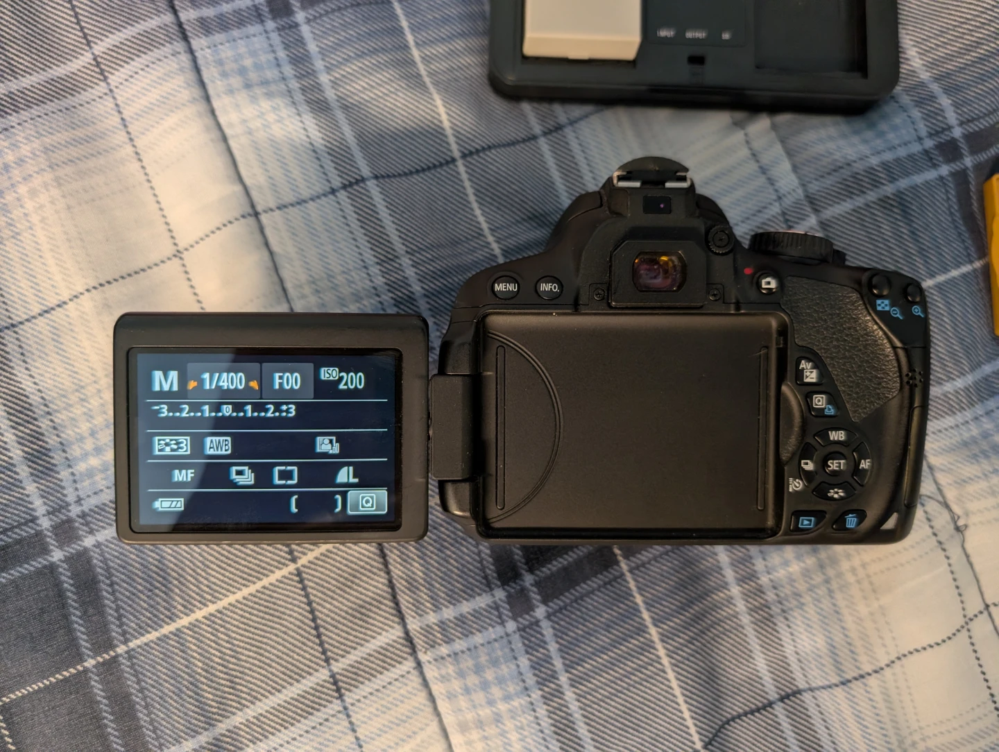 Canon EOS Rebel T4i DSLR Camera with Battery Charger - photo 3