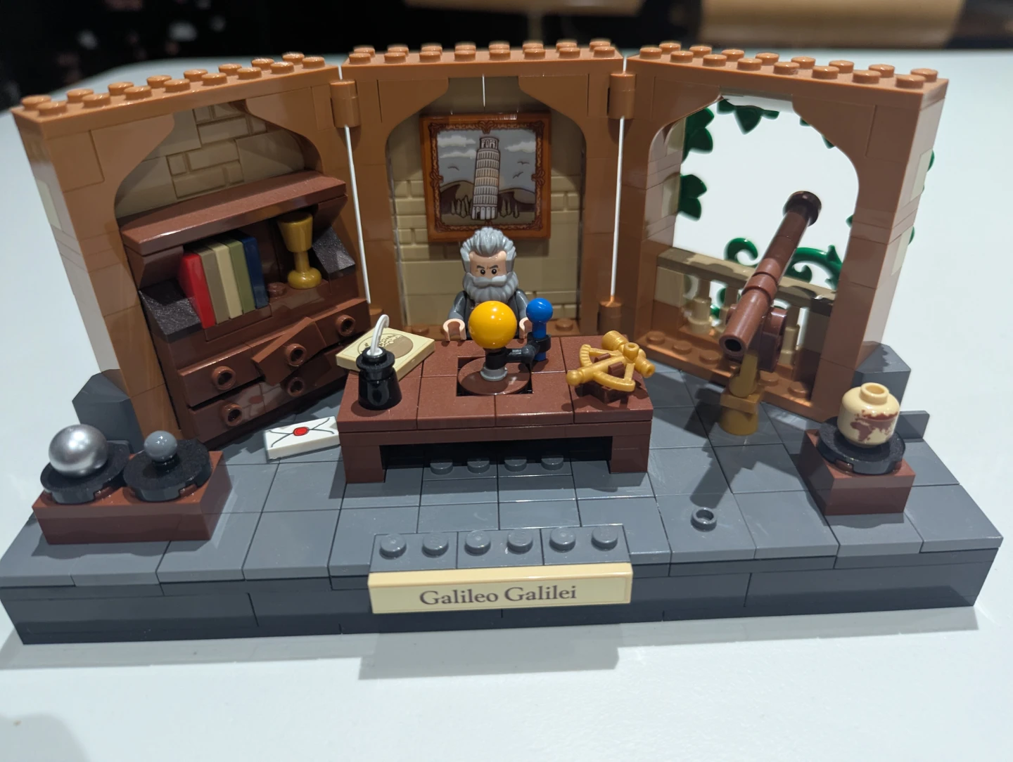 LEGO Ideas Tribute to Galileo Galilei - photo 2