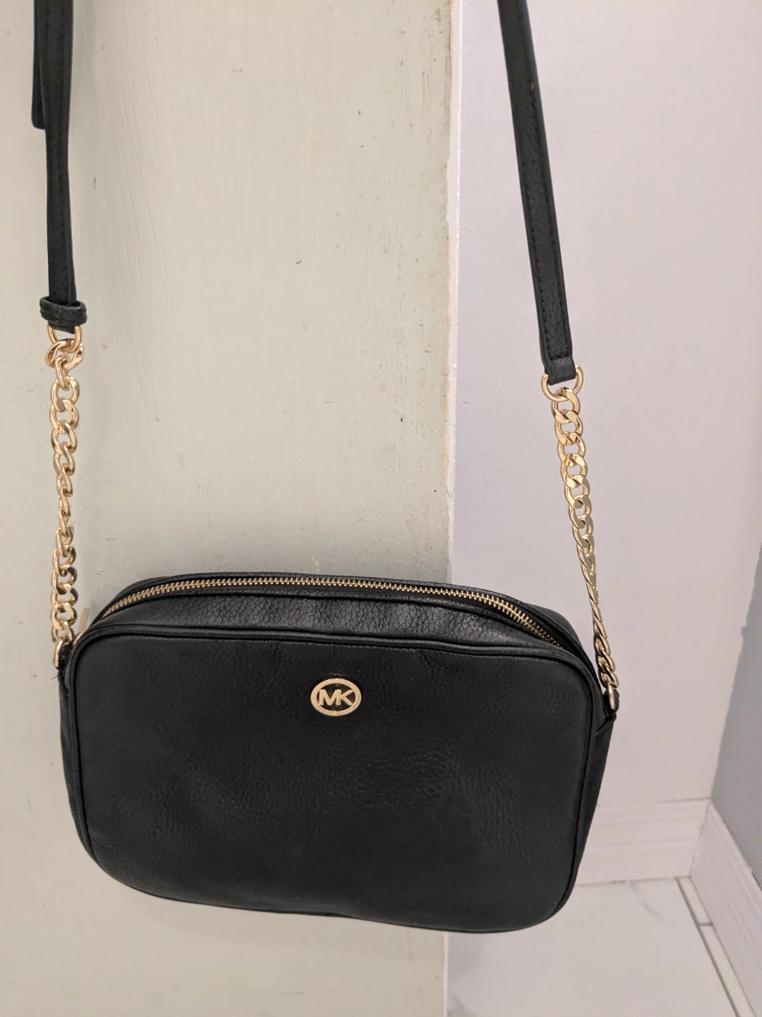 Michael Kors Authentic Black Leather Crossbody Bag - photo 2