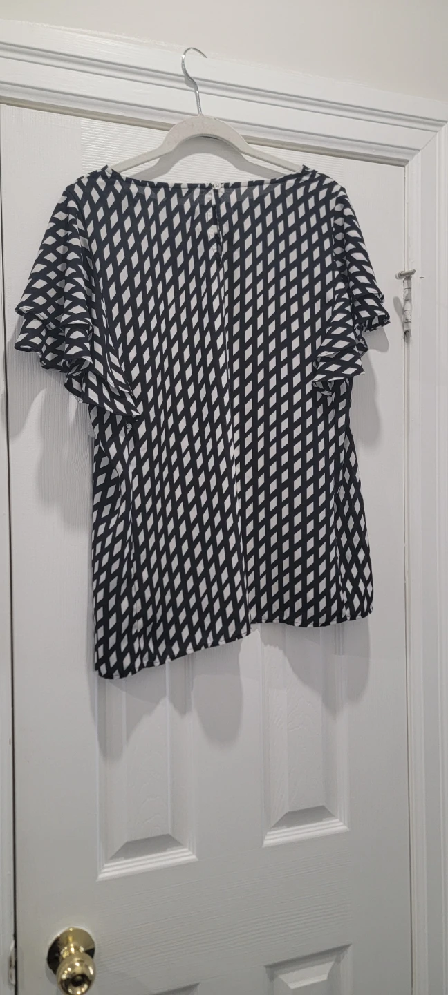 Banana Republic Black & White Diamond Print Top - Size L - photo 2