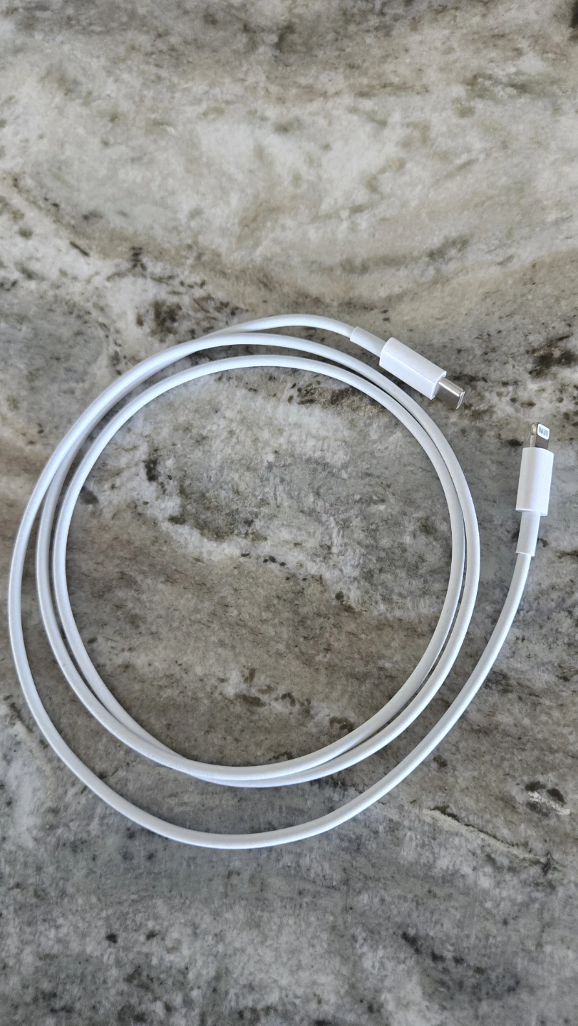 NEW Apple USB-C to Lightning Cable