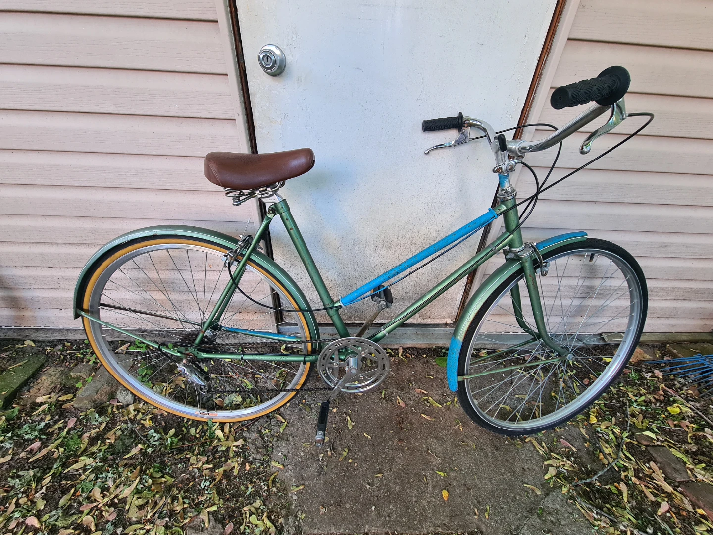 CCM Vintage Green hybrid Bicycle