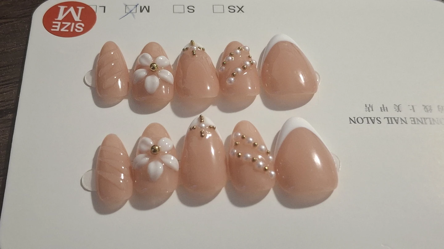 Medium Press-On Nails with Flower and Pearl Design