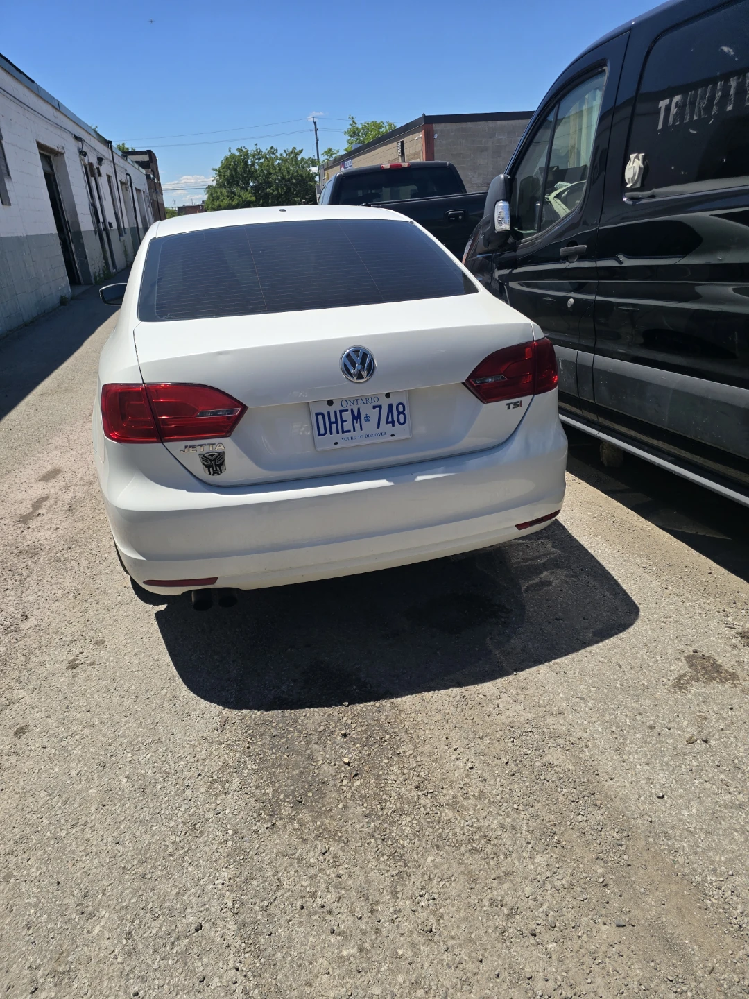 White Volkswagen Jetta 2014  comes with safety expiring July 8th - photo 2