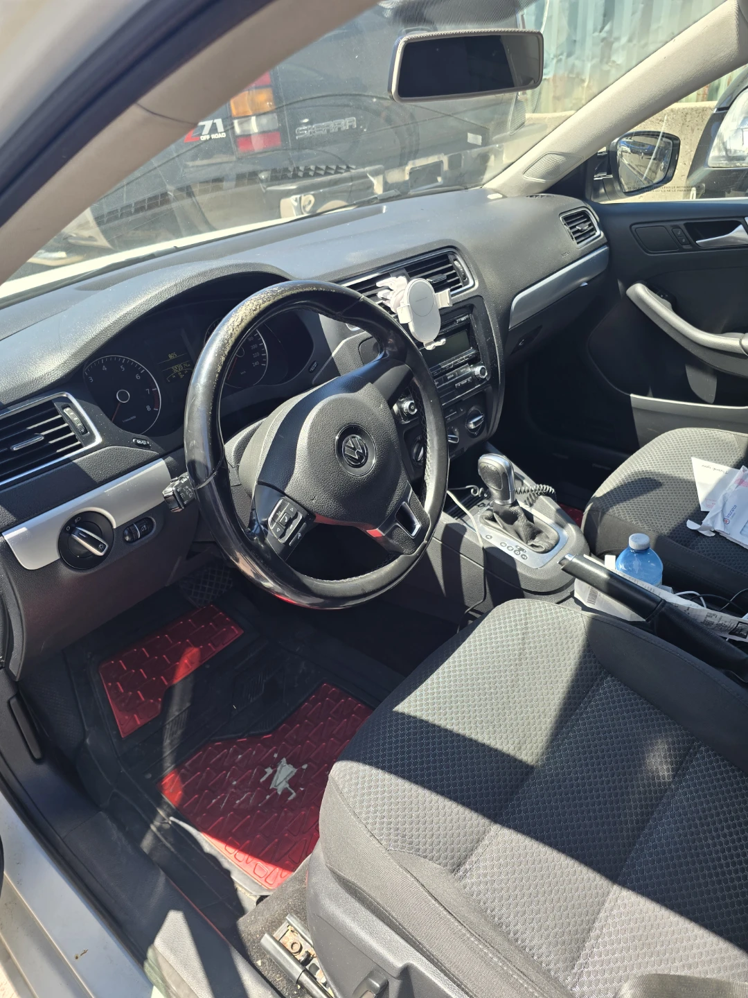 White Volkswagen Jetta 2014  comes with safety expiring July 8th - photo 4