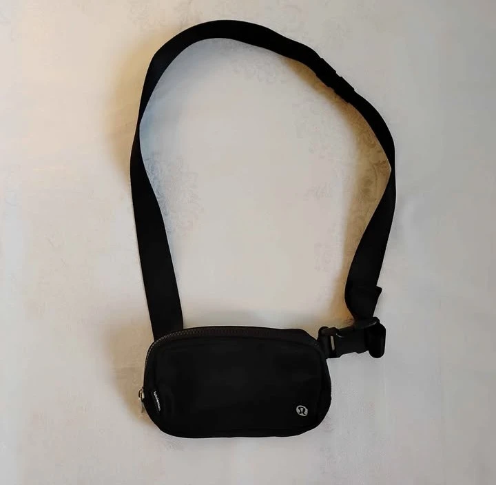 ⚽ Lululemon Belt Bag