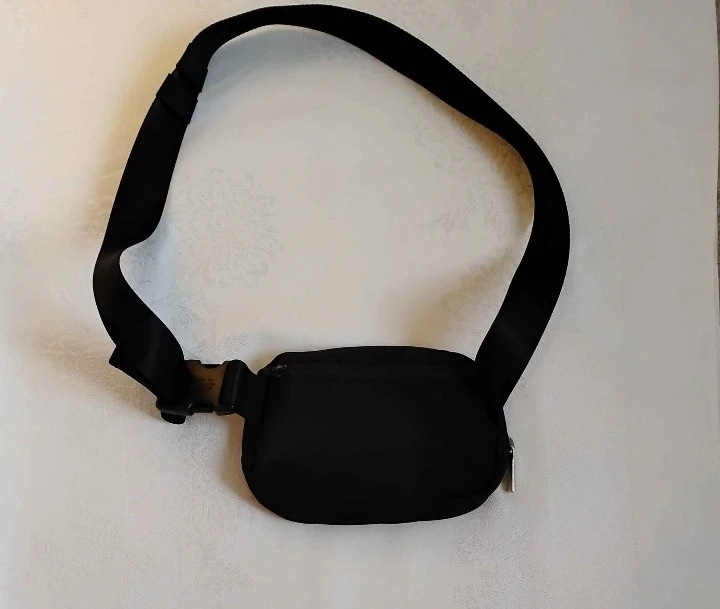 ⚽ Lululemon Belt Bag - photo 2