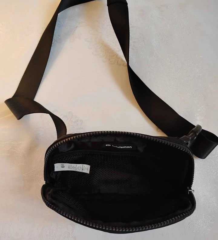 ⚽ Lululemon Belt Bag - photo 3