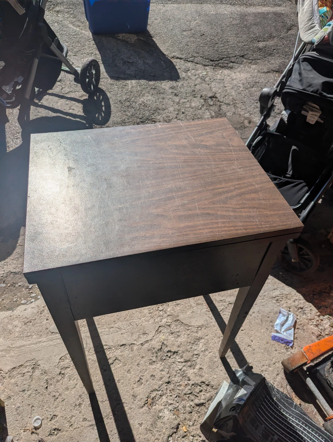 Vintage Sewing Machine Table - photo 2