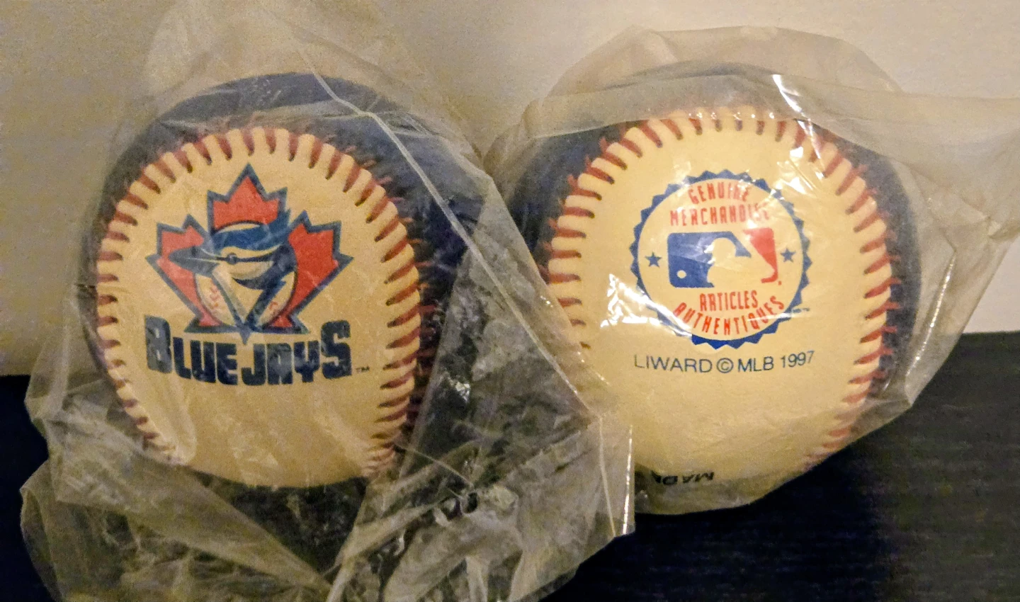 Pair Of Sealed 1997 Blue Jay Liward Baseballs - photo 2
