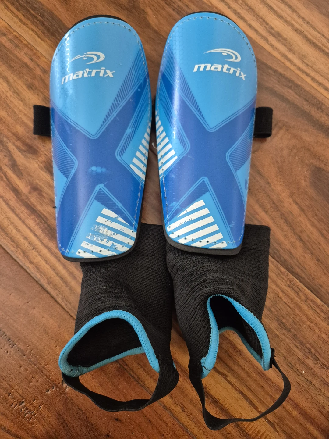 Under Armour Soccer Cleats + Shinguards! - photo 4