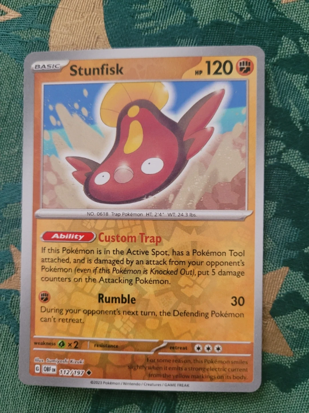Pokémon Stunfisk Reverse Holo Trading Card ⚽