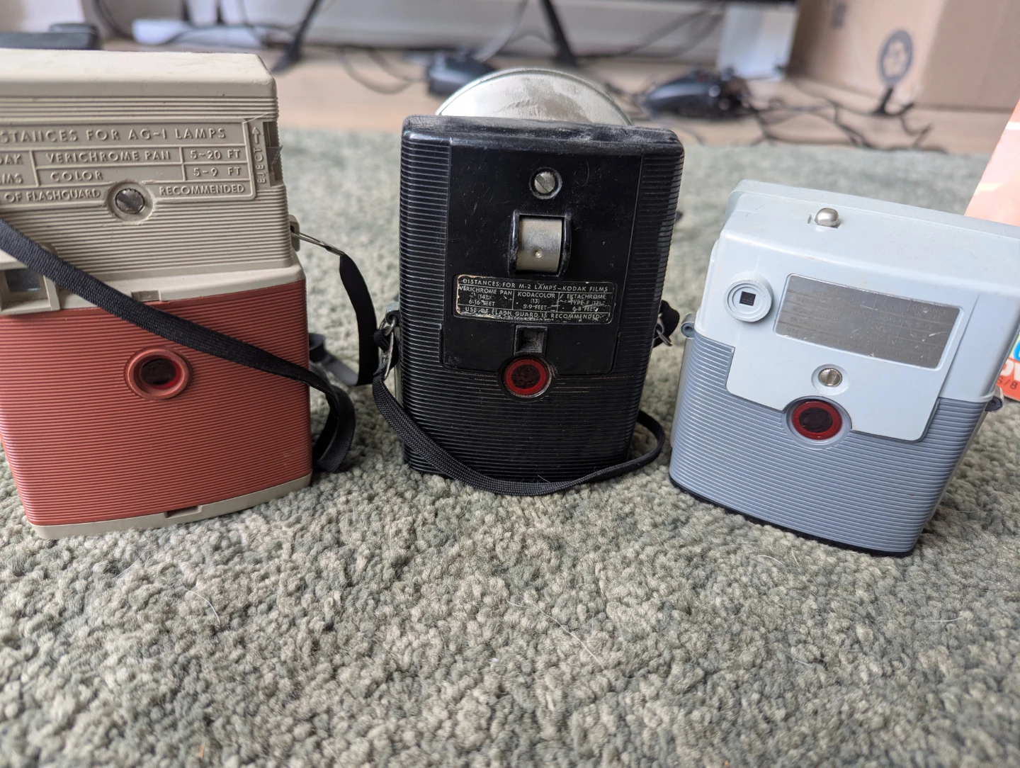 Vintage flashbulb cameras - photo 2