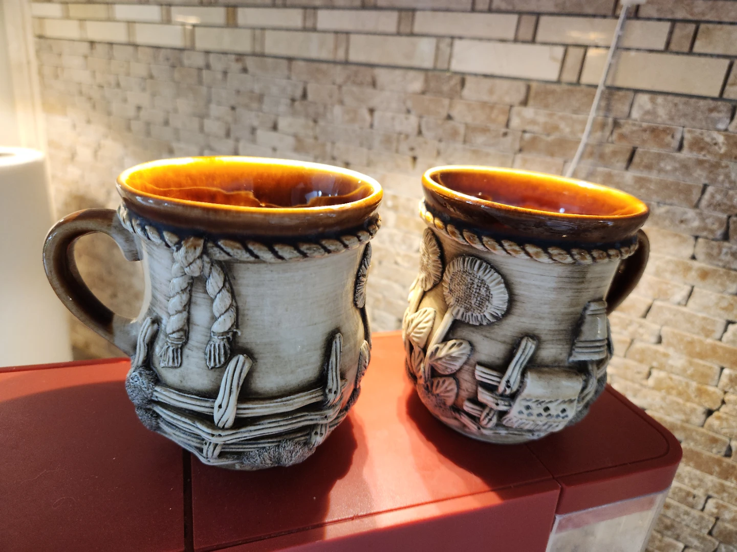 Two Ukrainian Rustic Ceramic Mugs - photo 2