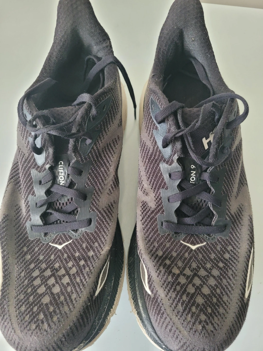 Hoka Clifton 9 Running Shoes size 10.5 - photo 2