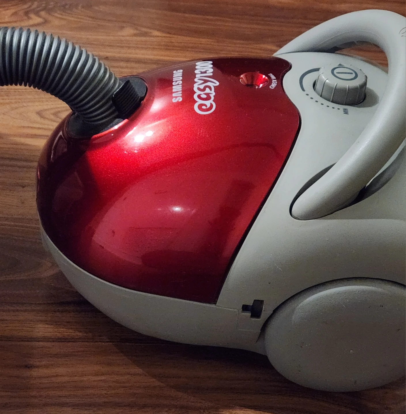 ⚽️ Samsung Easy 1300 Vacuum Cleaner - photo 4