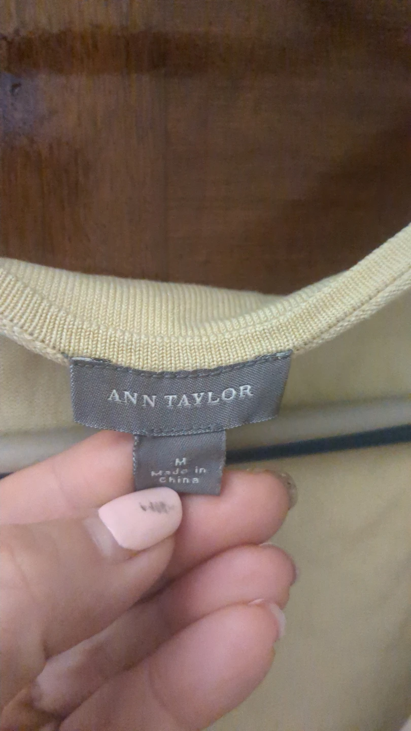 Ann Taylor Women's Light Yellow V-Neck Wrap Top Size M - photo 3