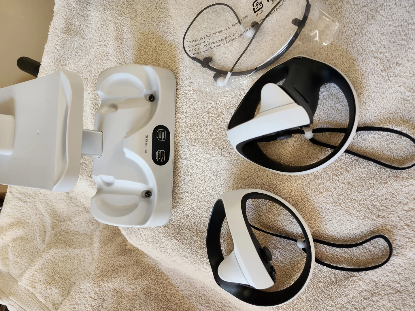 PlayStation VR2 Headset Bundle - photo 3
