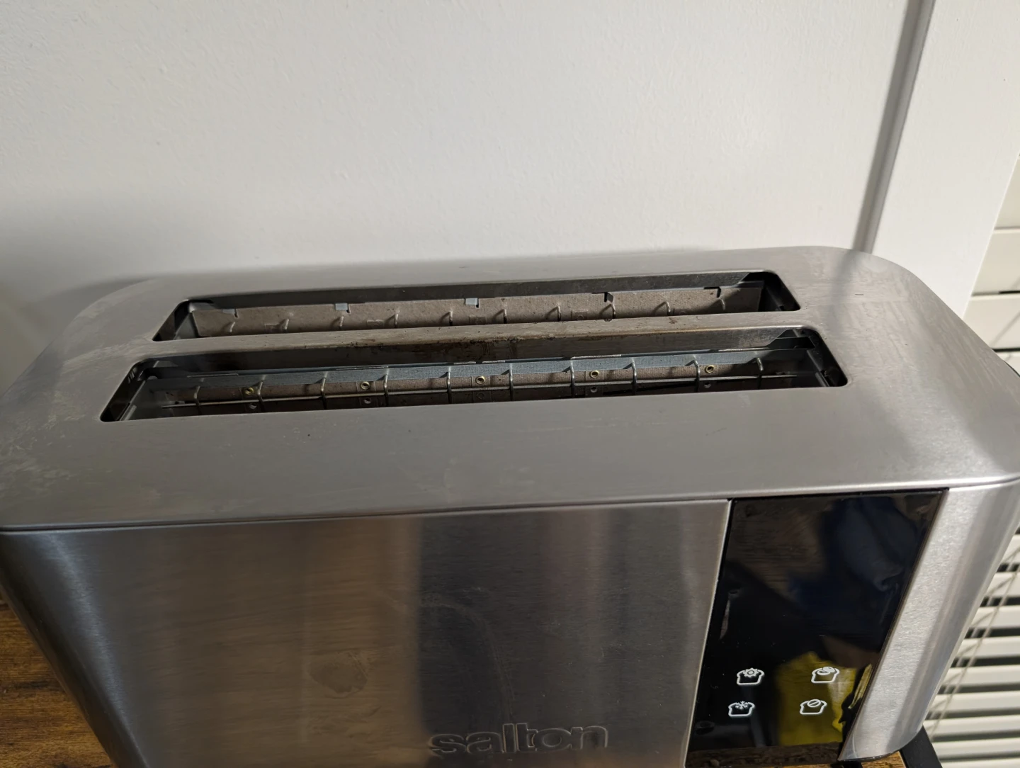 Used Salton 4 Slice Long Slot Toaster - Silver - photo 2