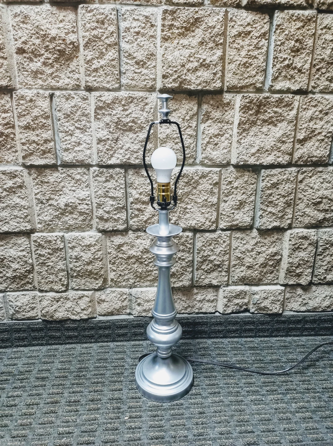 31" Lamp w/Bulb - photo 2
