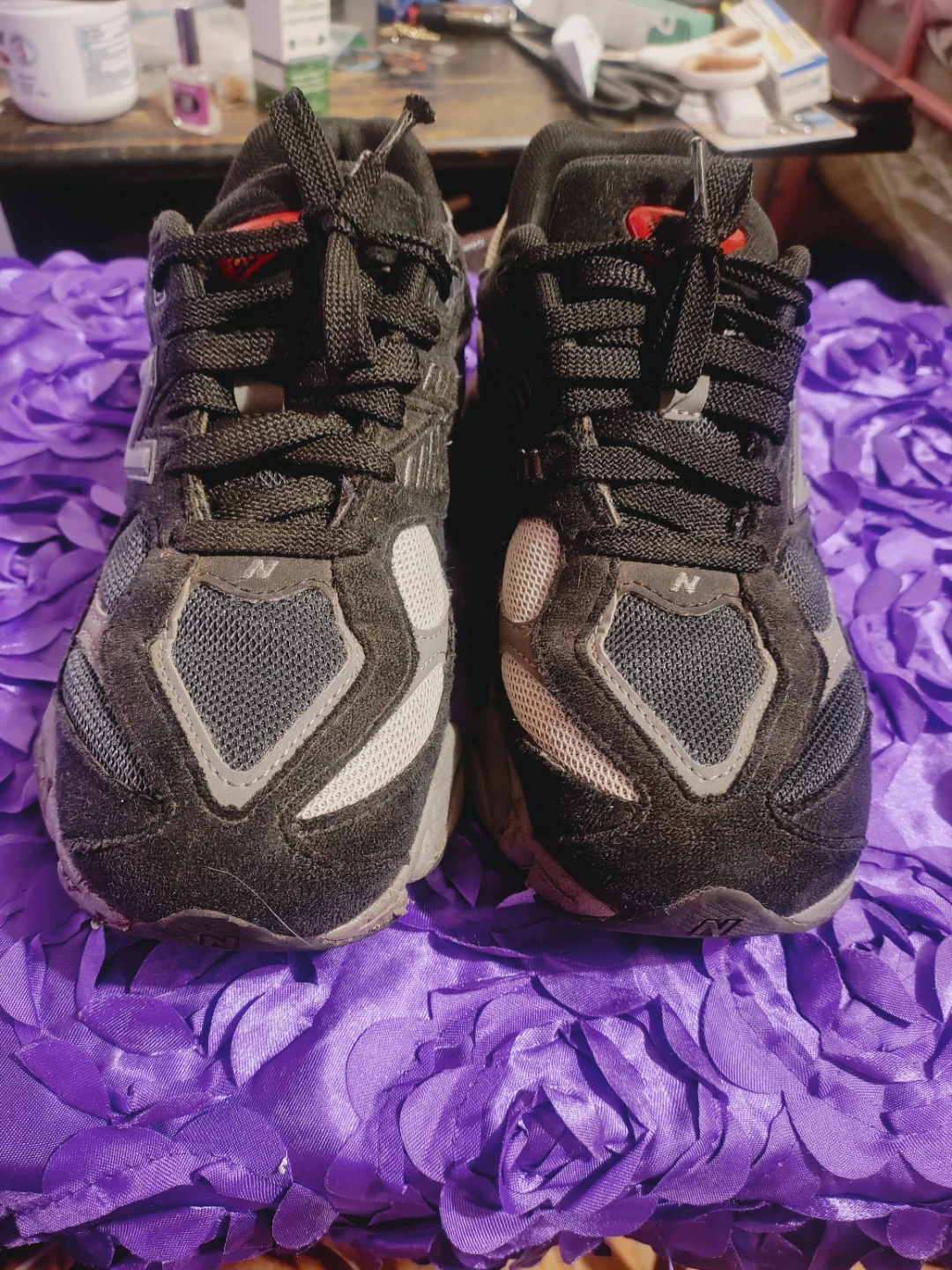 Big kids New Balance 860 Running Shoes size 4.5 used