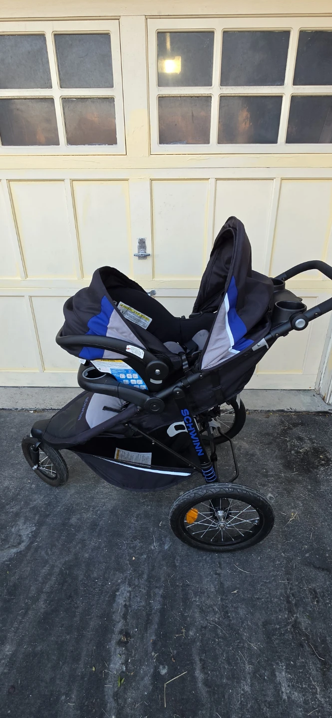 Schwinn Jogging Stroller with Car Seat Adapter - photo 2