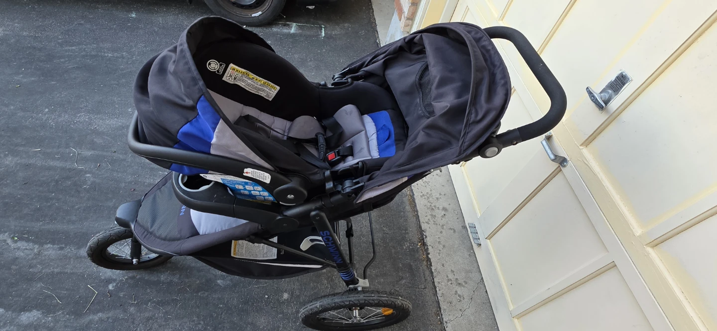 Schwinn Jogging Stroller with Car Seat Adapter - photo 5