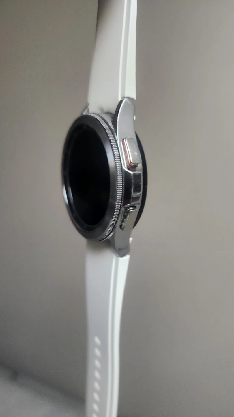 Galaxy Watch4 Classic 42mm * NEEDS NEW BATTERY - photo 3