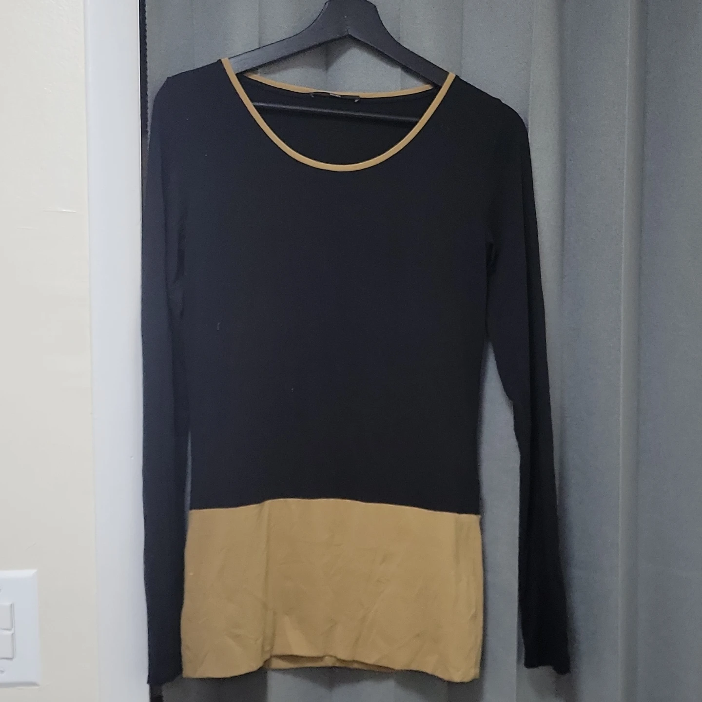 BOSS Black & Tan Long Sleeve Top - photo 2