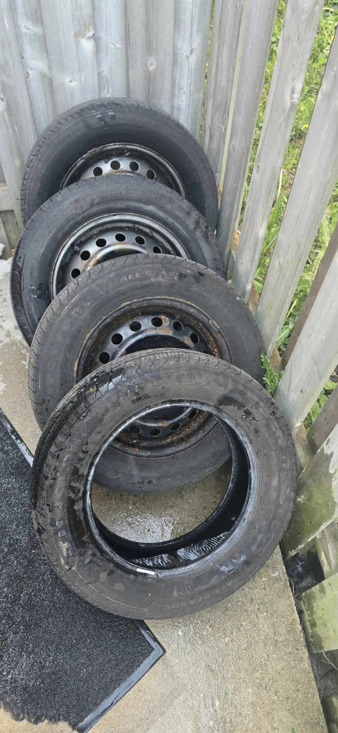 Set of 4 All Season Tires on Rims - photo 3