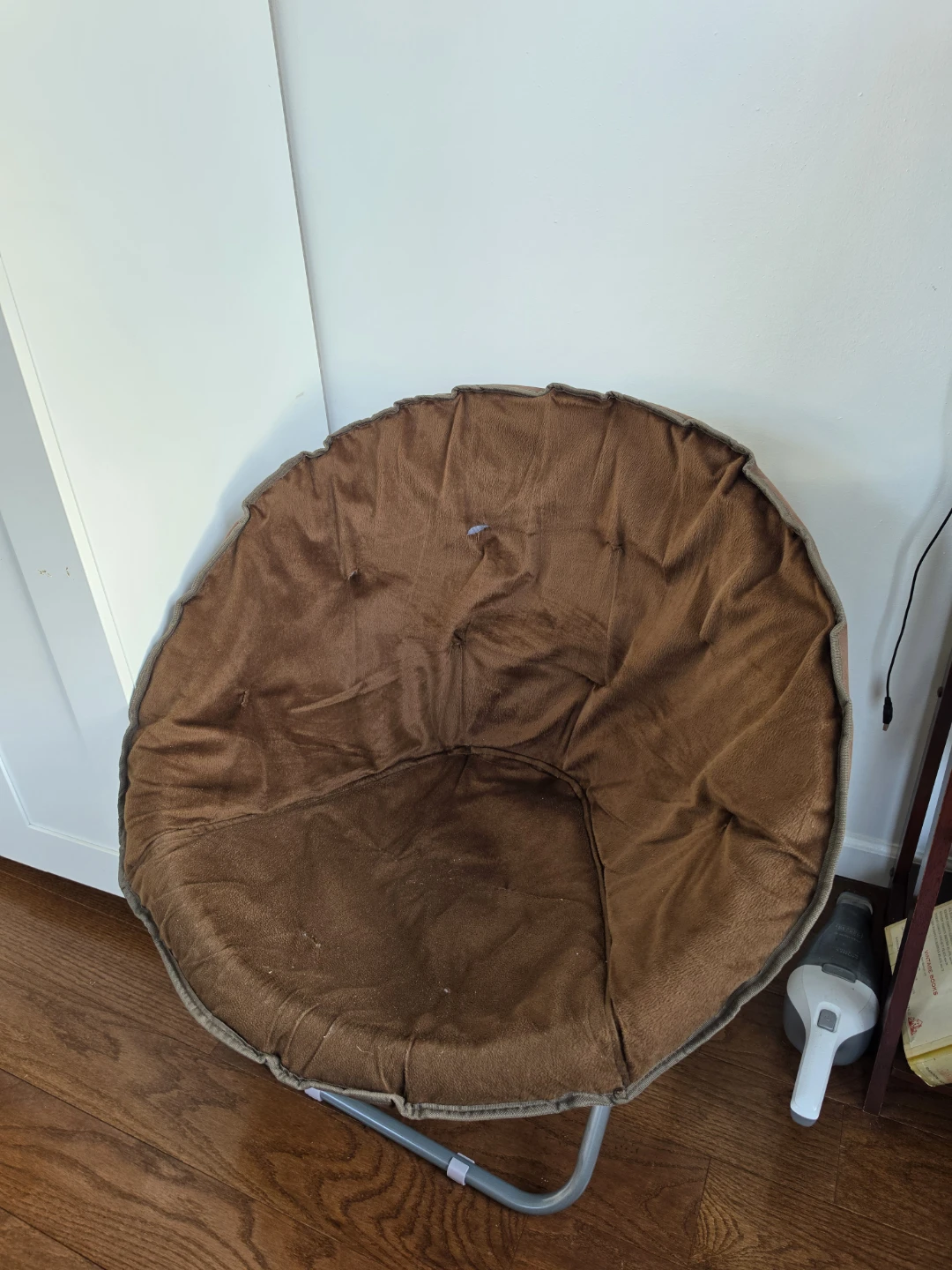 Brown soft folding chair - photo 2