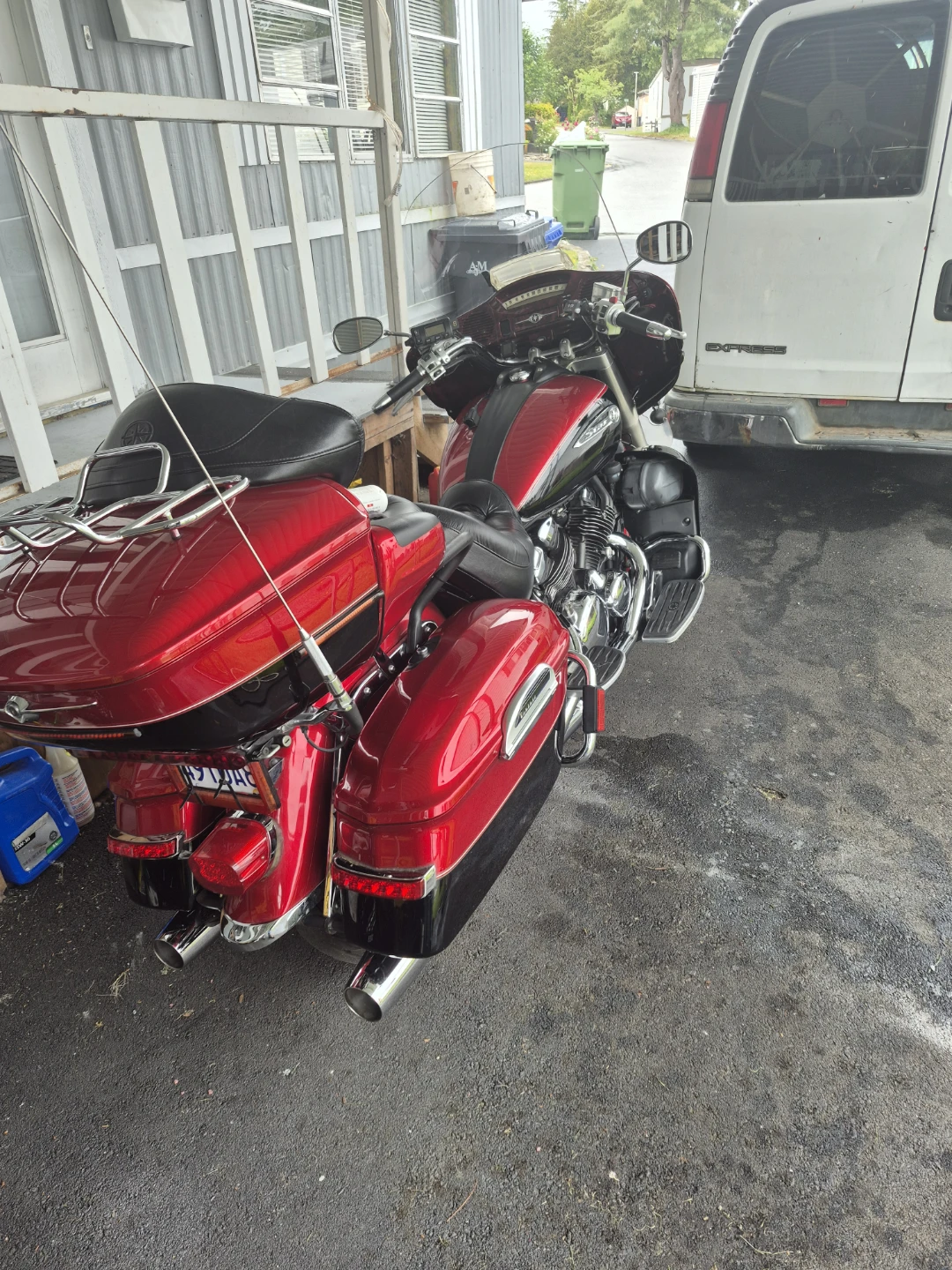 Red & Black Yamaha Motorcycle - photo 3