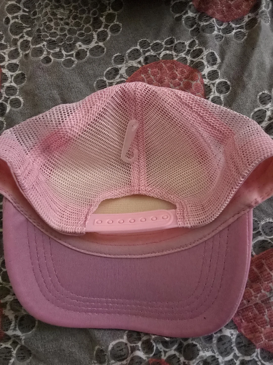 ⚽️ Pink Smiley Face Trucker Hat - photo 2
