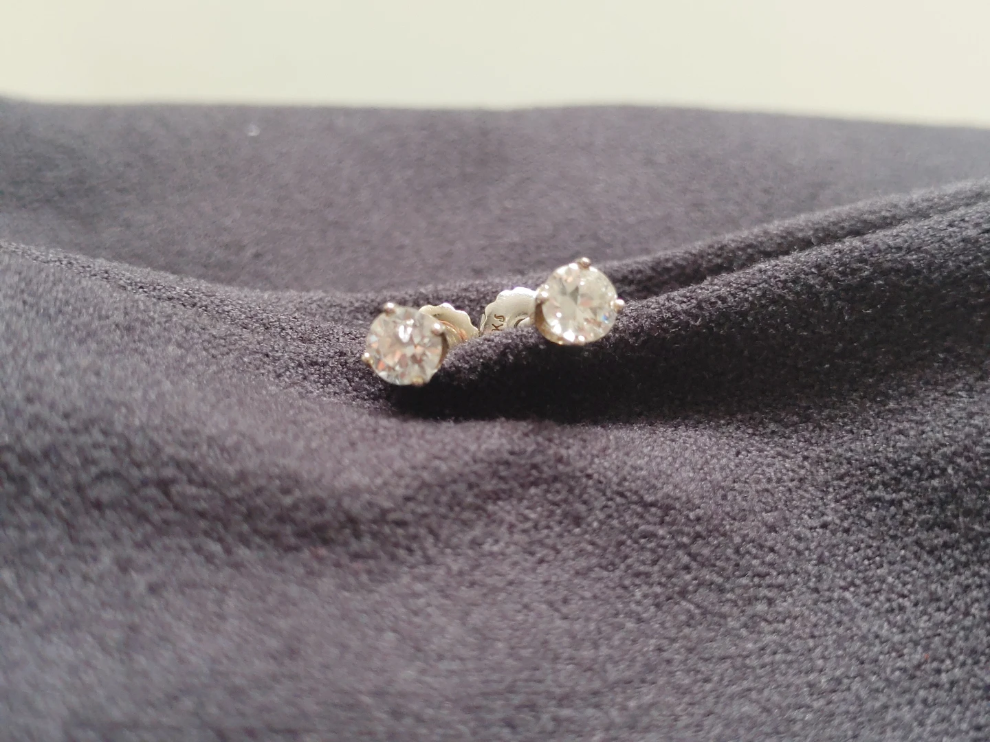 14K White Gold Diamond Stud Earrings - photo 2